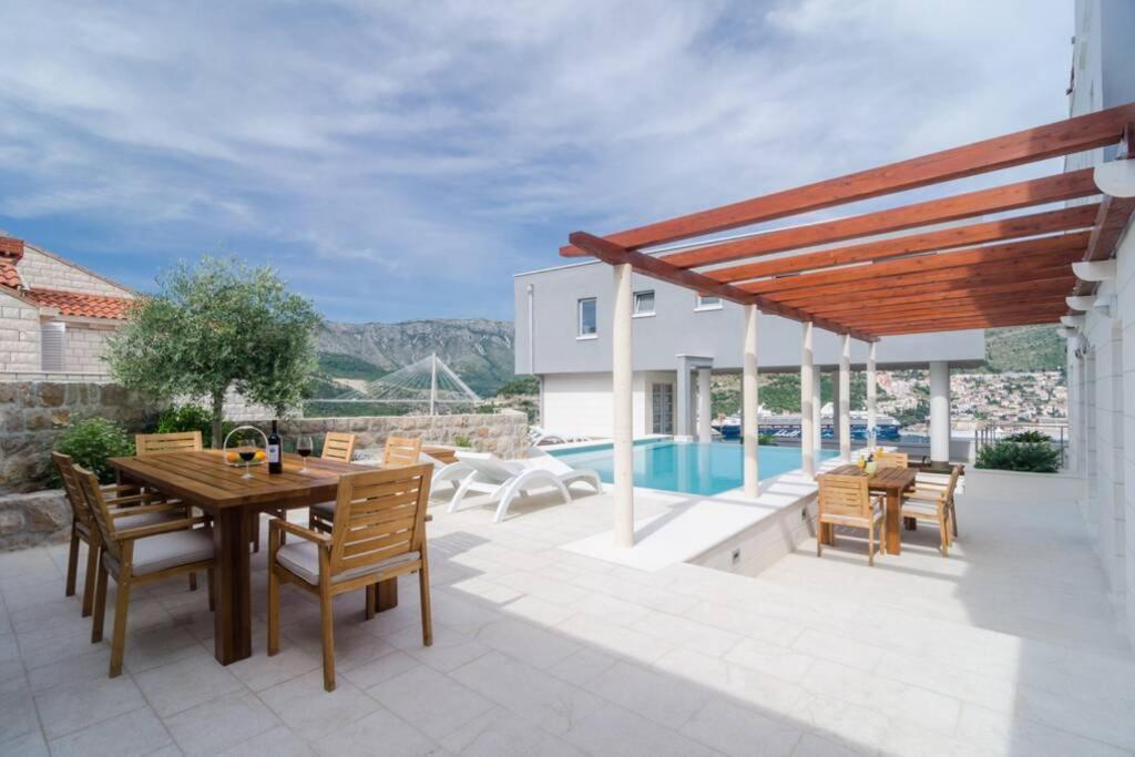 Modern Villa With Swimming Pool - Penthouse ドゥブロブニク エクステリア 写真